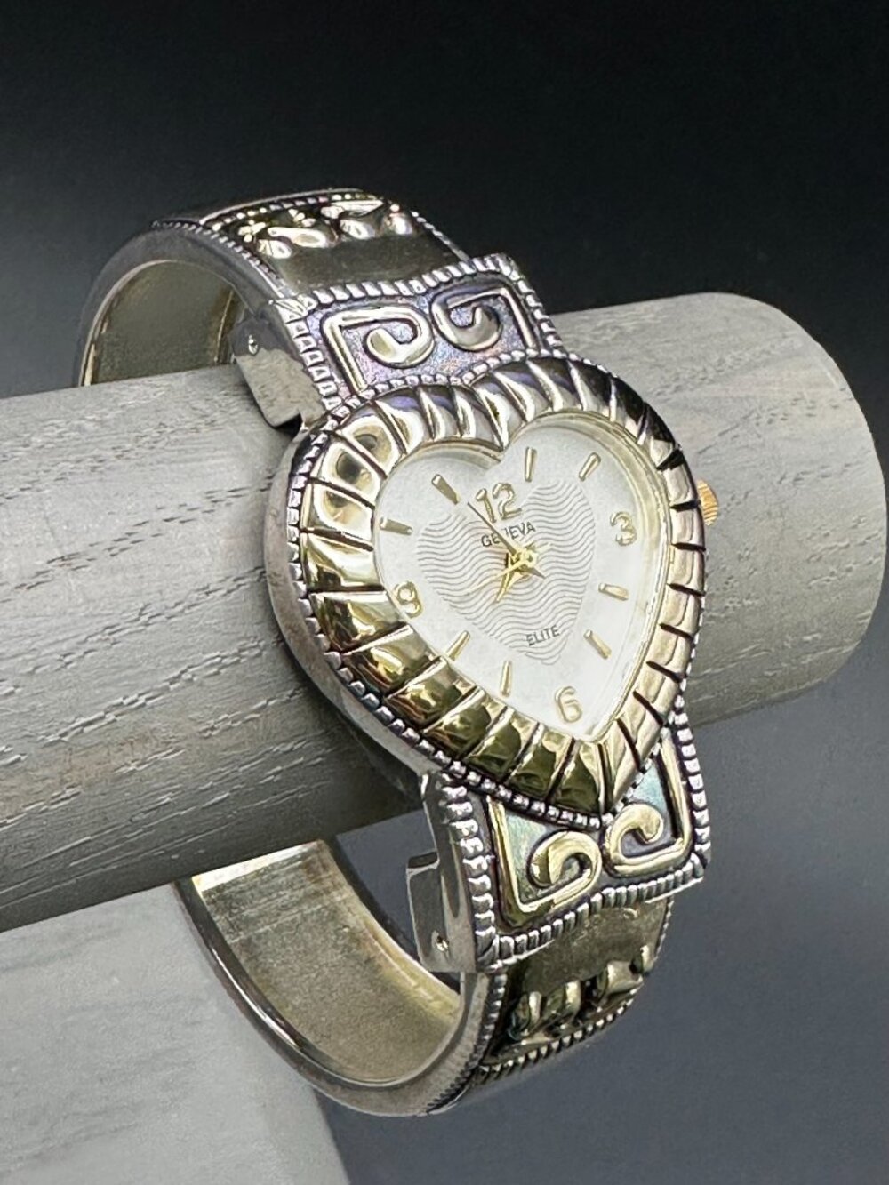 Geneva Elite Hinged Quartz Watch. New Battery - Picture 3 of 12